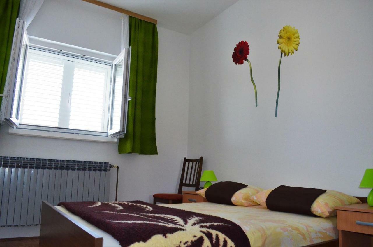 Apartman Rosa พิโรวัซ ภายนอก รูปภาพ