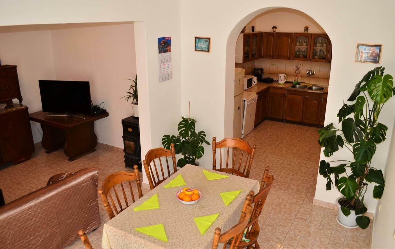 Apartman Rosa พิโรวัซ ภายนอก รูปภาพ
