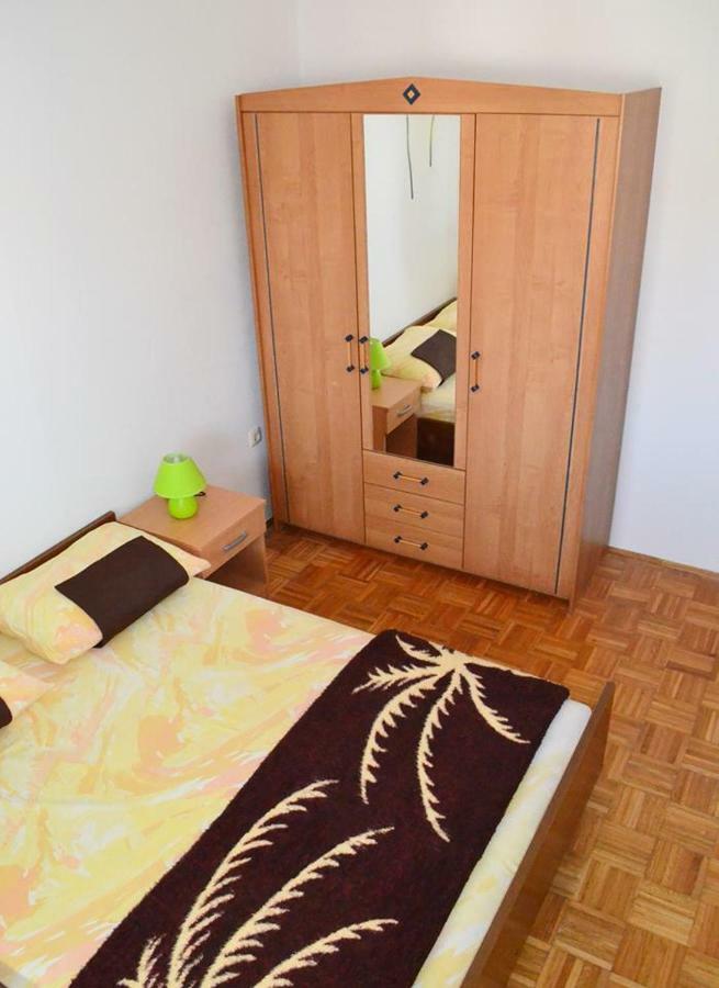 Apartman Rosa พิโรวัซ ภายนอก รูปภาพ